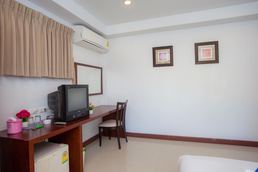 Nouveau Guesthouse Patong Luaran gambar