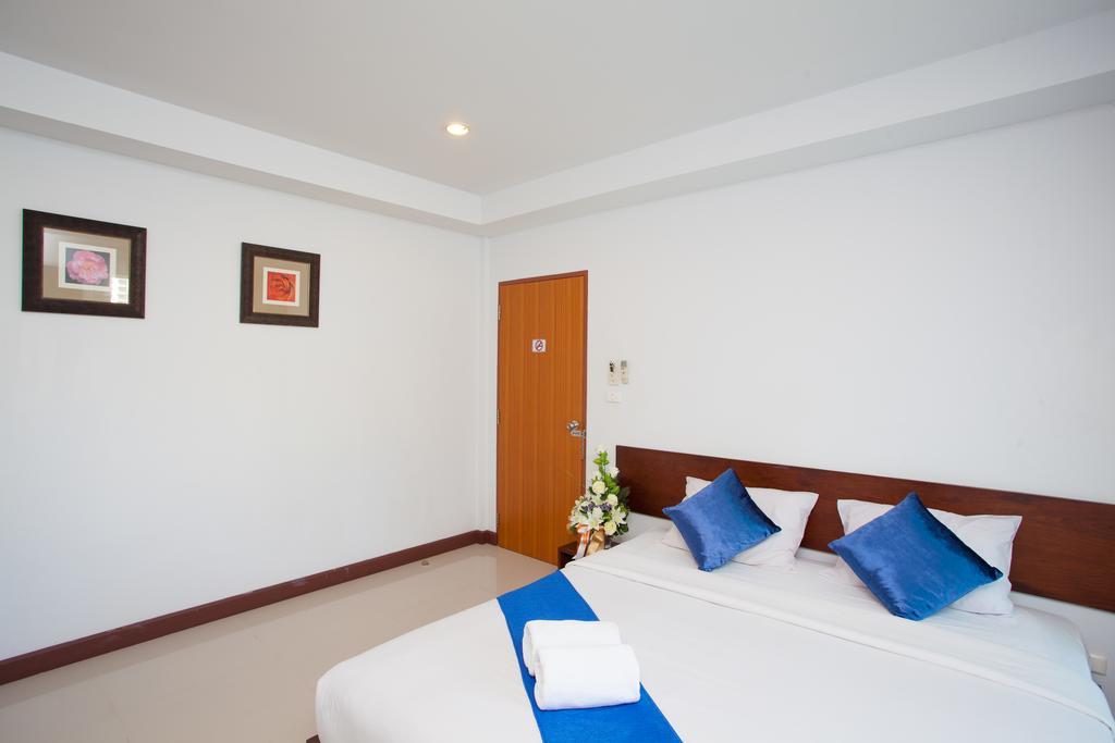 Nouveau Guesthouse Patong Luaran gambar