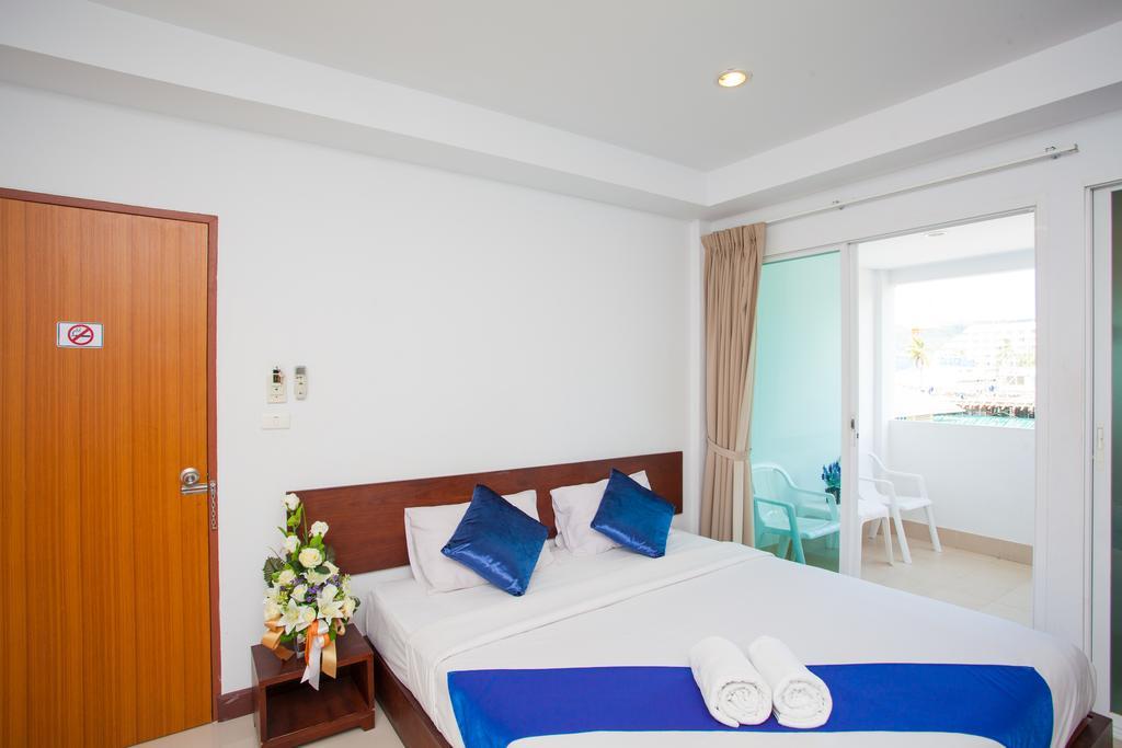 Nouveau Guesthouse Patong Luaran gambar